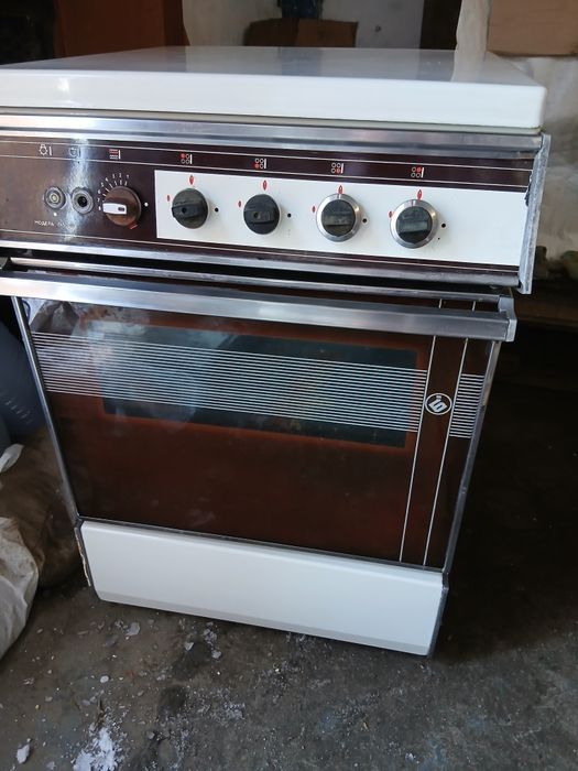 Продам  две советские газовые плиты