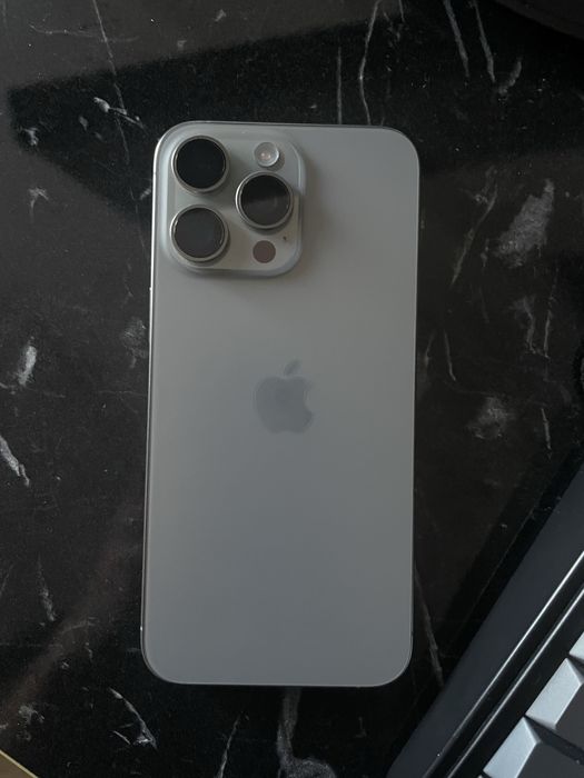 Продам айфон 15 про макс