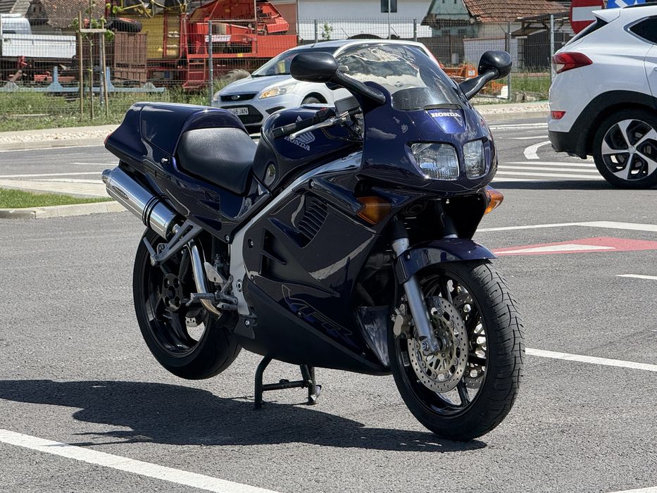 Honda vfr 750 F RC36