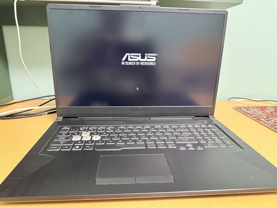 Laptop gaming Asus TUF17,  Intel  I7 , SSD 1TB, diag. 17.3 inch
