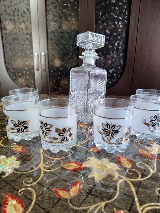 Продаю:,  Сервизы столовые и чайные