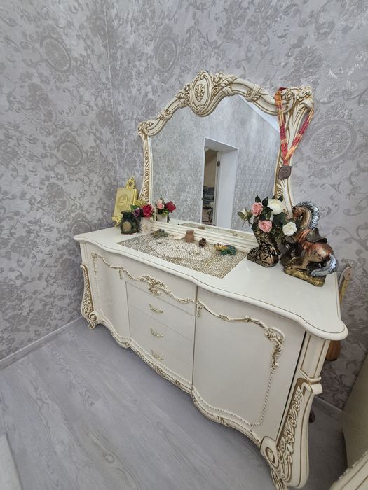 Сервант с комодом