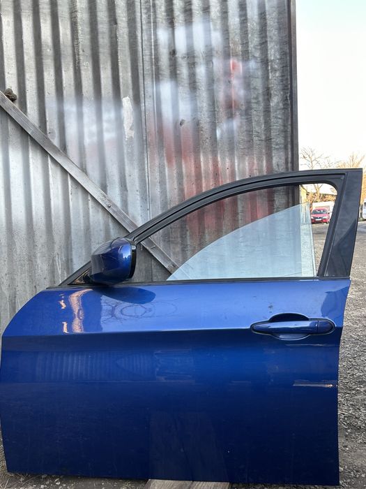 Portiera Bmw e90 alba si albastra