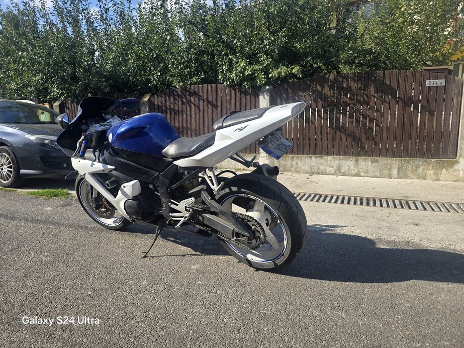 Motocicleta yamaha r1