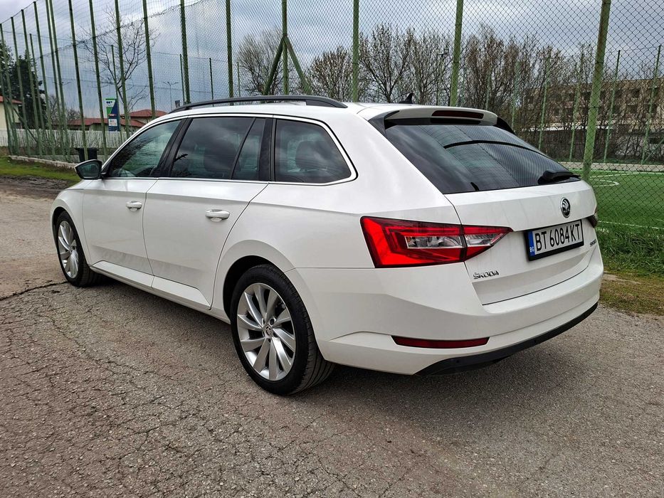 Skoda Superb 1.6TDI Отлично състояние*Здрав*Поддържан