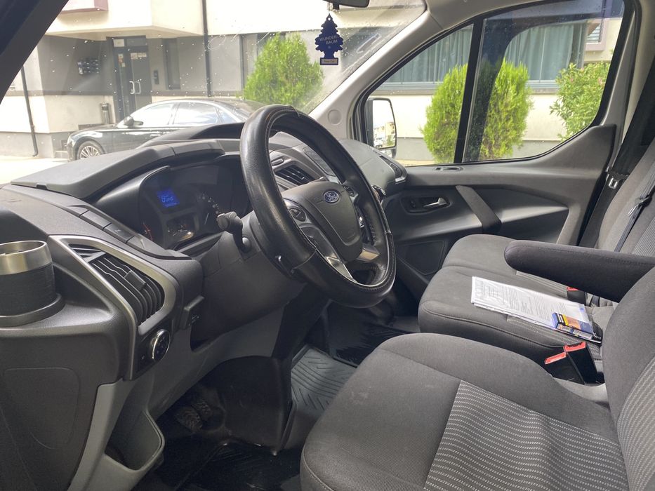 Închiriez auto 8+1 locuri Ford Tranzit Custom 2016