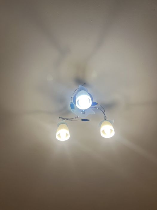 Люстра трех рожковая 2 штуки