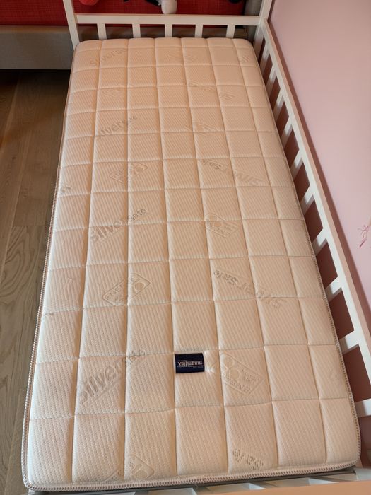 Детско легло Къщичка Монтесори с матрак Magniflex