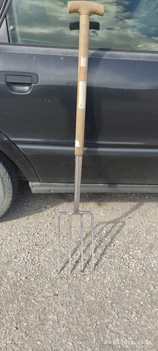 Градински инструменти неръждавейка. .