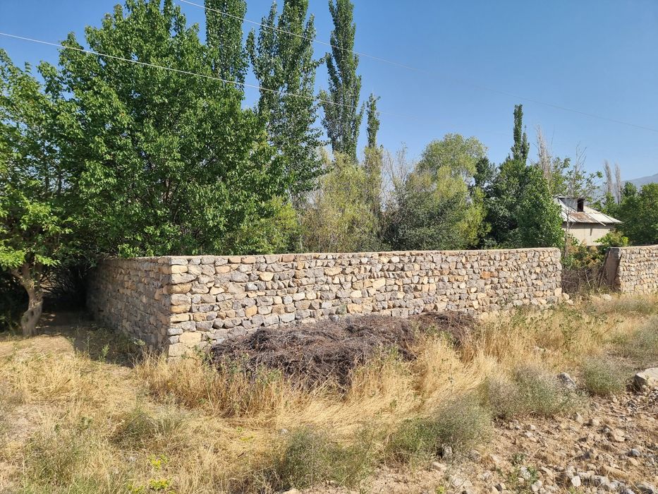 Uy sotiladi 25 000$. Ikkilamchi variatigaham bo'ladi