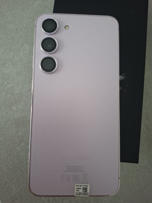 SAMSUNG S23 ca nou,folosit foarte putin  + 9 huse noi si 3 folii de sticla sigilate + protectie camera