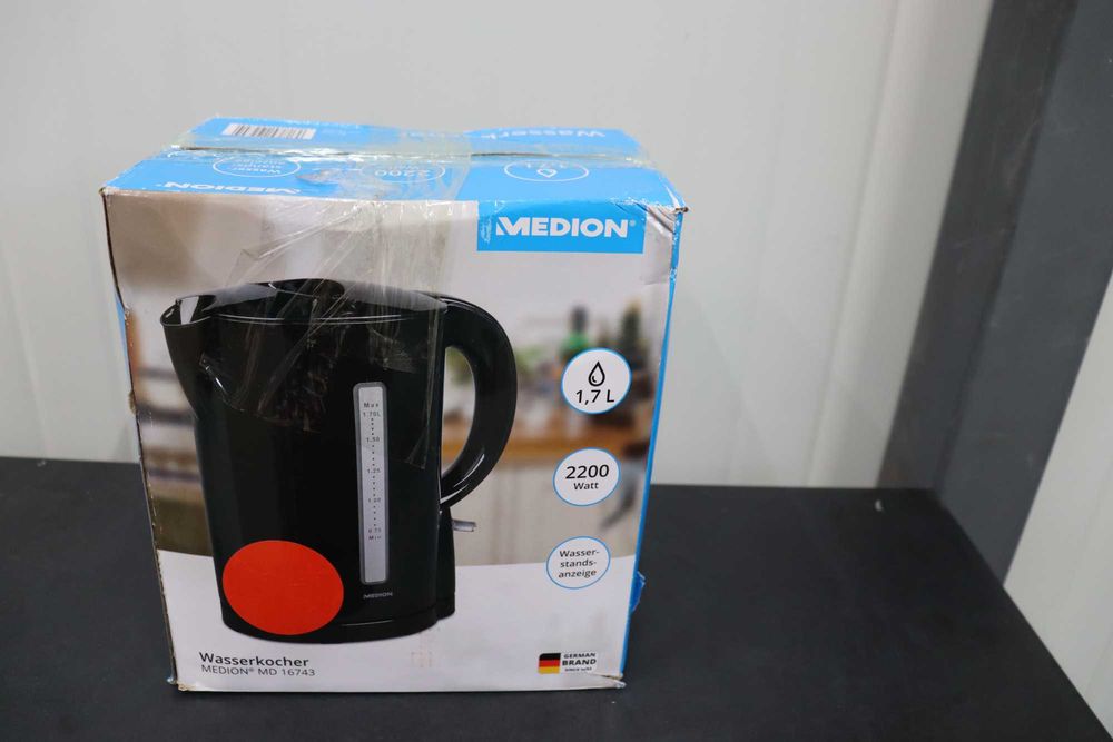 Електрическа кана Medion MD16743, 2200W 1.7L черна