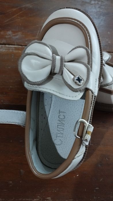 Детские туфли с бантиком