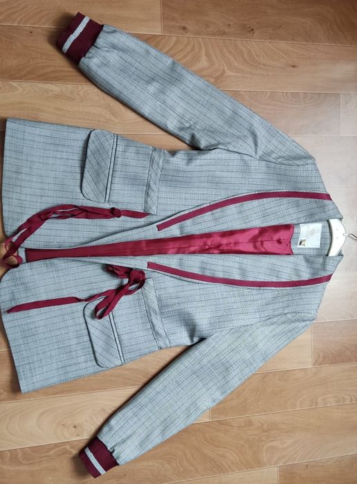 Женский костюм (пиджак + брюки)