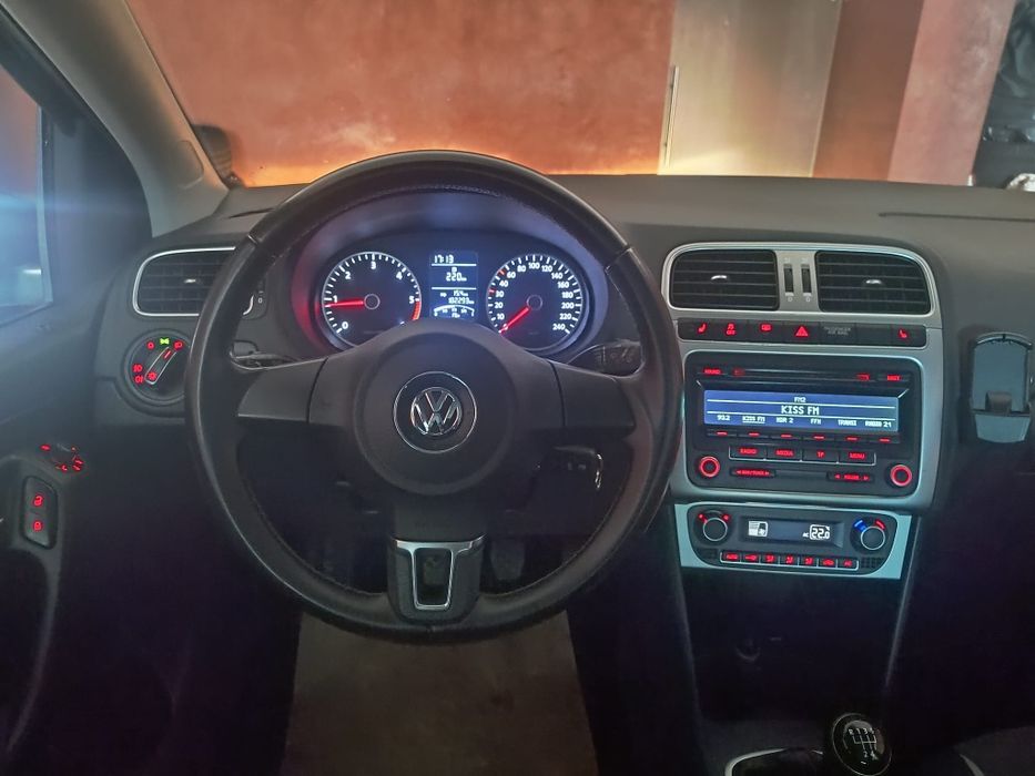 Vând Volkswagen polo