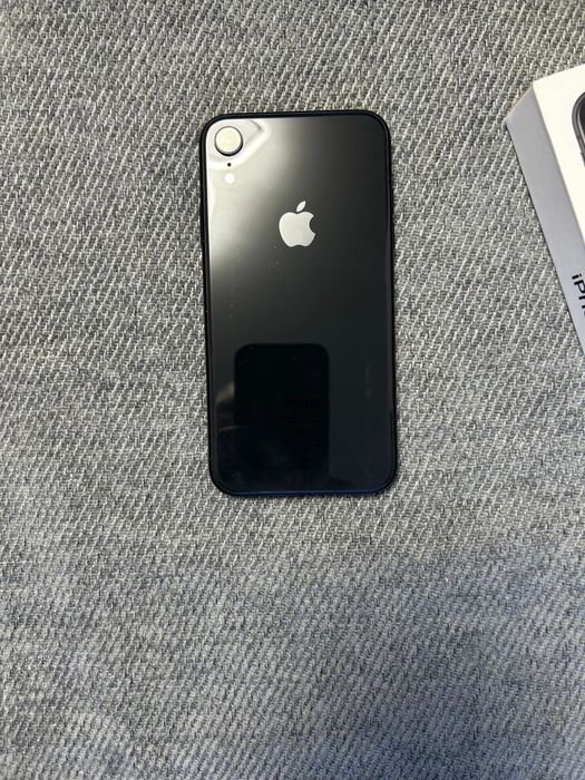 iPhone XR 64GB черный