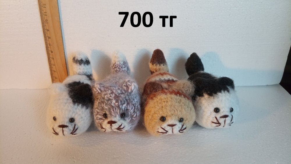Вязаные игрушки ручной работы.