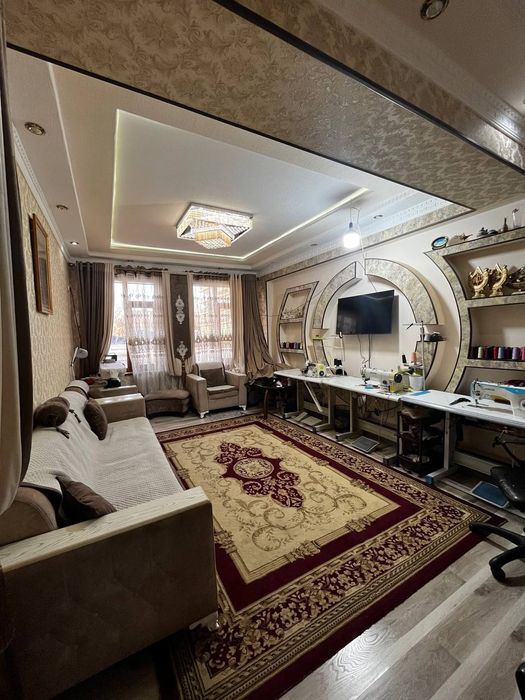 Срочно продаётся 5х ком квартира 2 етаж