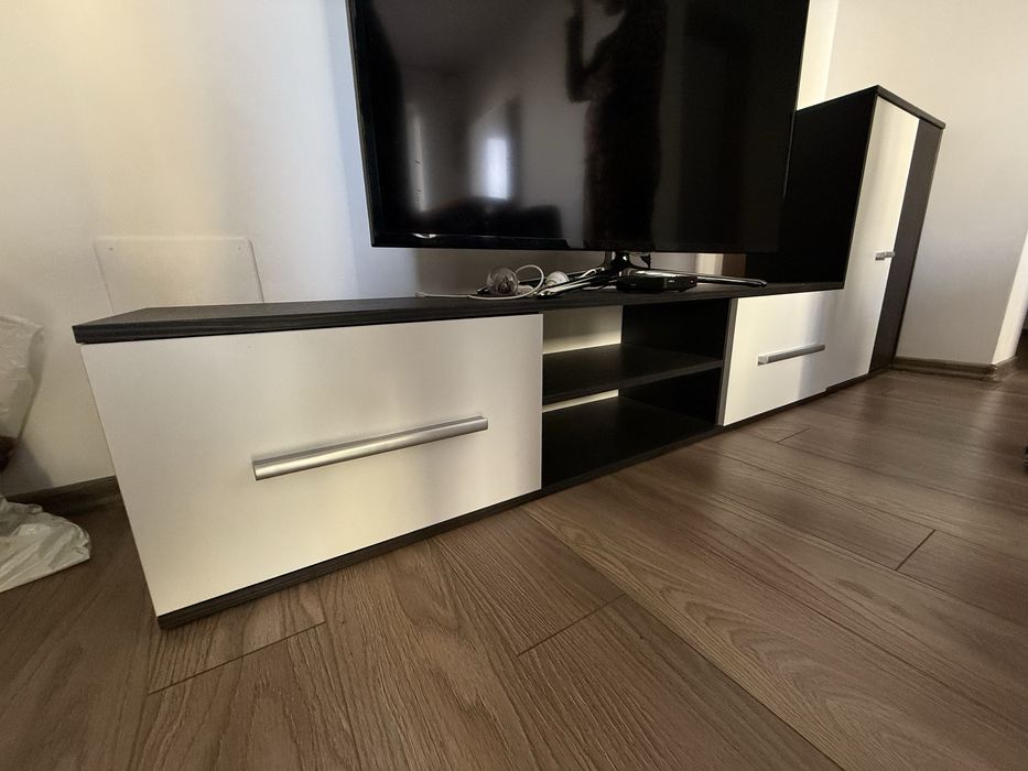 Mobilier living modular in stare foarte buna - comoda tv - dulap lateral - corp suspendat - raft suspendat