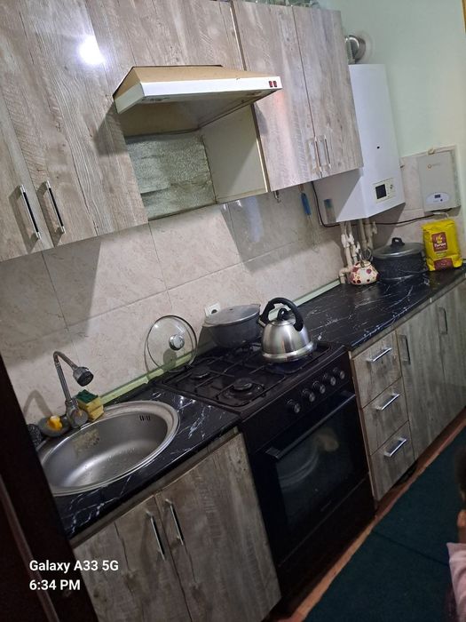 3 xonaliy dom sotiladi