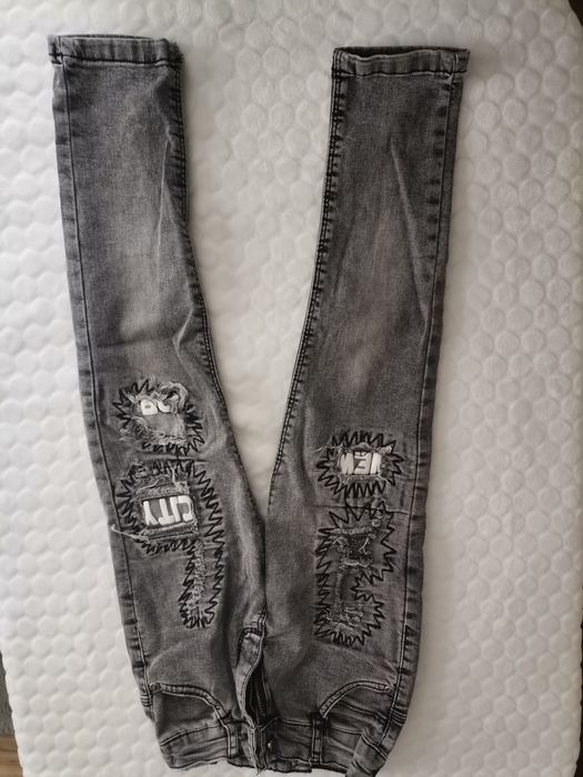 Дънки с ризка за първи учебен