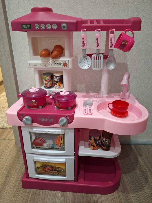 Детска пластмасова кухня 35лв