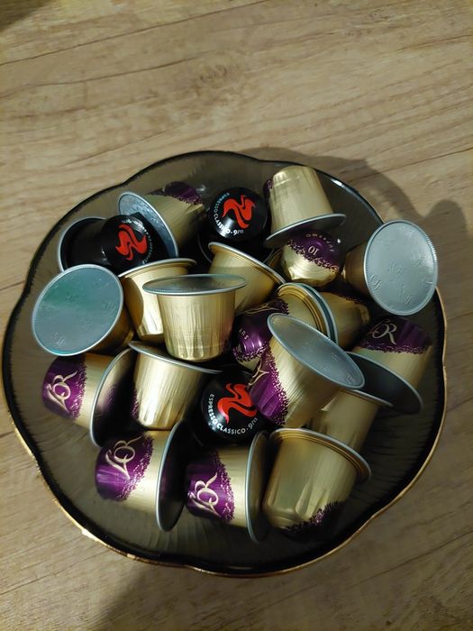 Vand expressor Nespresso by De'Longhi,negru.