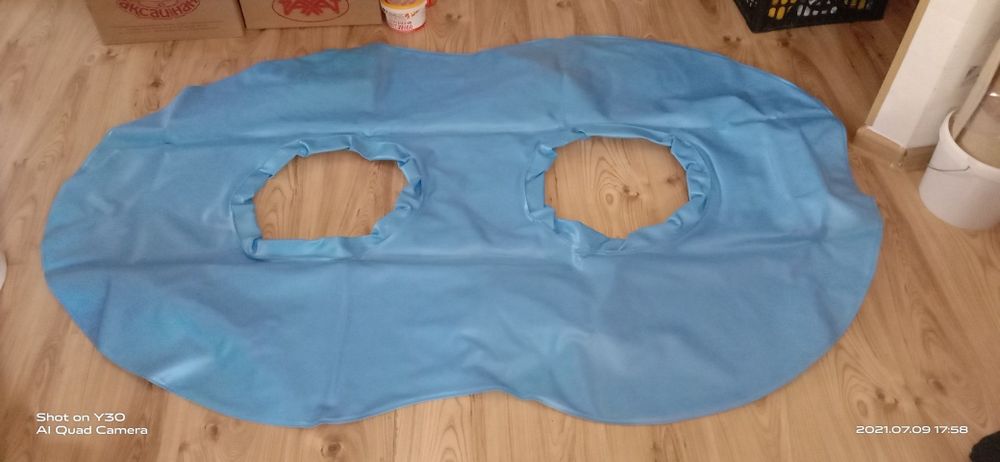 Надувной круг для воды.