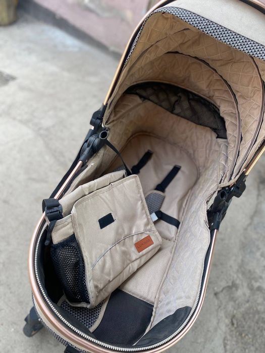 Коляска.  Продаю детскую коляску LUXMOM почти новую!