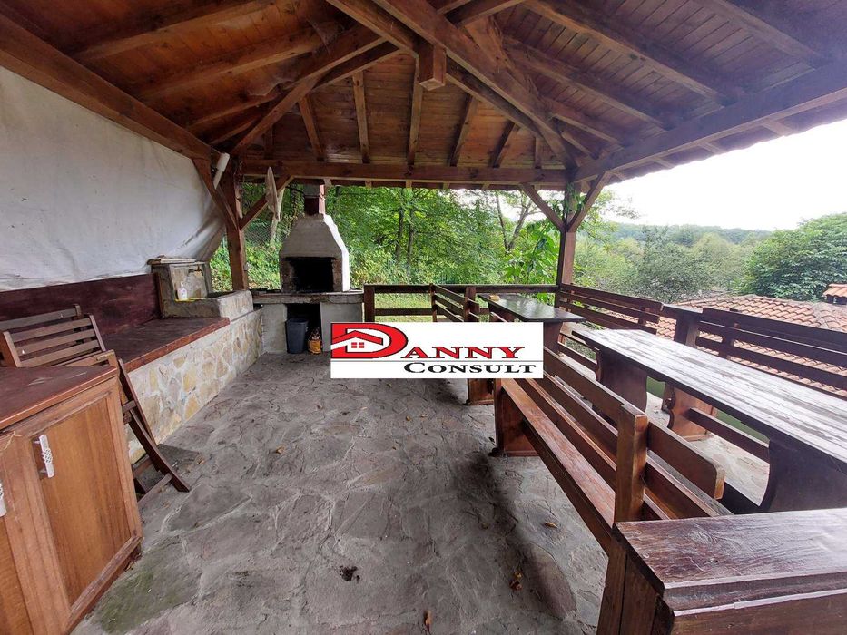 Комплекс от къщи за гости в Троянския балкан