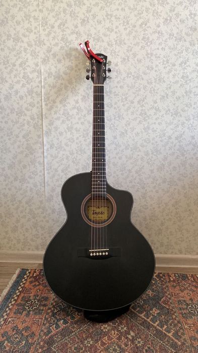 Акустическая гитара