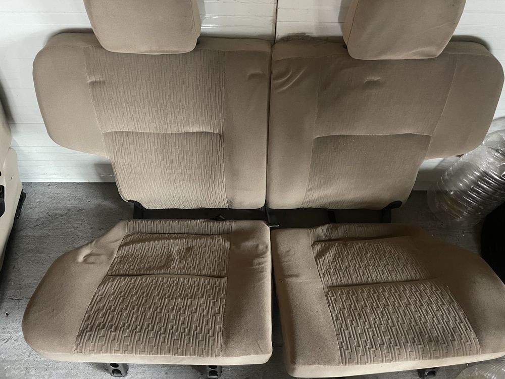 Седалки за Нисан Терано 2 гр. Елена • OLX.bg