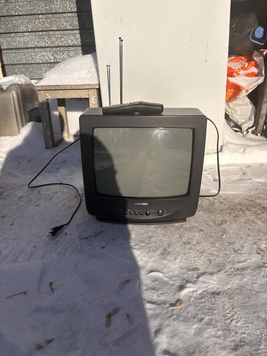 Маленький телевизор