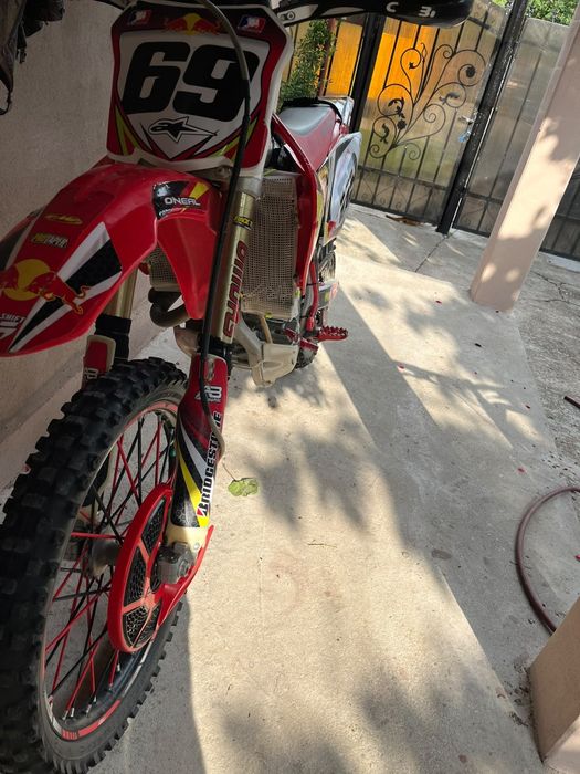 Honda crf 450 r (full cros )