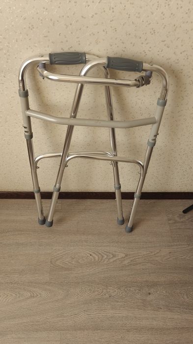 Ходунок шагающий, усиленный