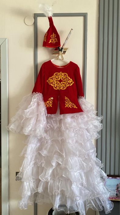 Национальные костюмы б