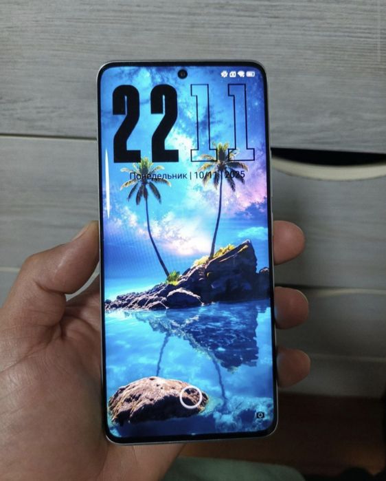 Redmi note 13 pro plus 5G sotiladi srochni