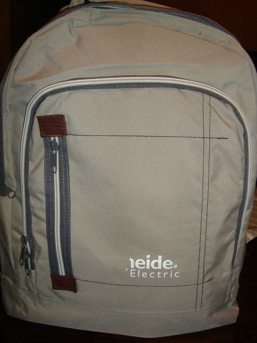 Дамска чанта стилна и елегантна