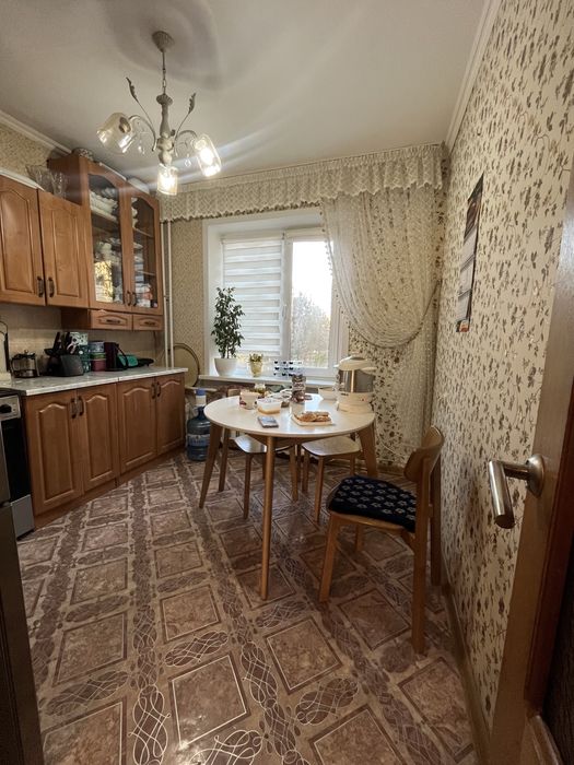Продам 3 ком квартиру на Голубые пруды