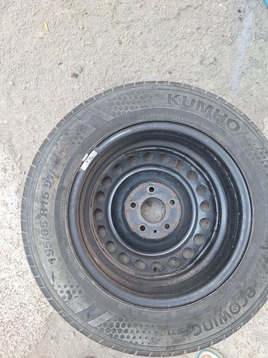 Продам летнию шину