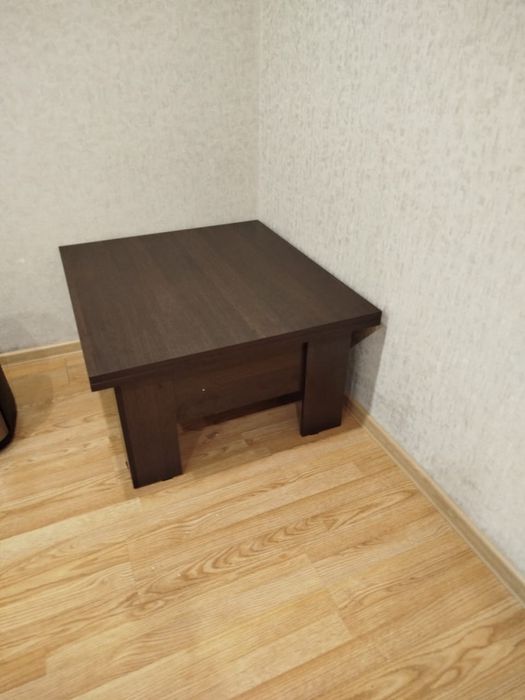 Продам стол 1.8 м