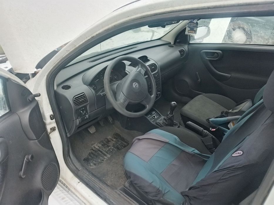 Опел Корса  C на части