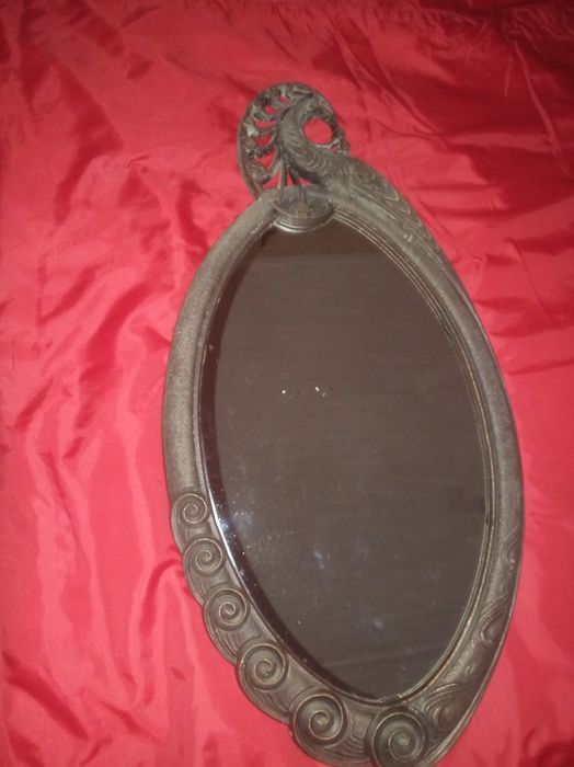Продажа старинная зеркала павлин.