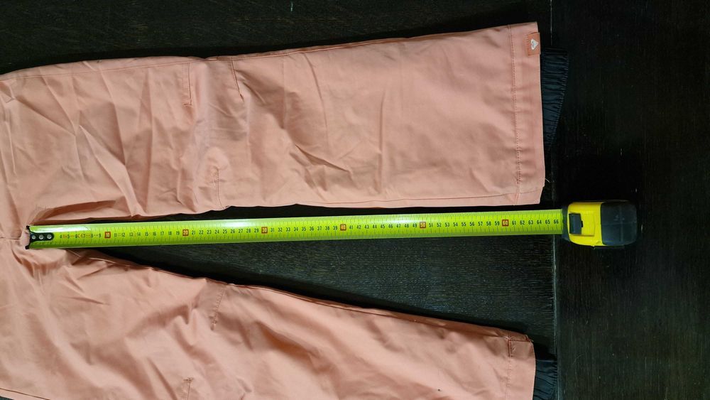 Продавам детски ски екип ROXY