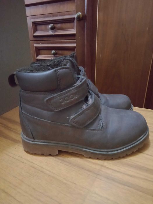 Ботинки  на девочку  весна  раз 27  раз 28  раз29 раз32   по 2500