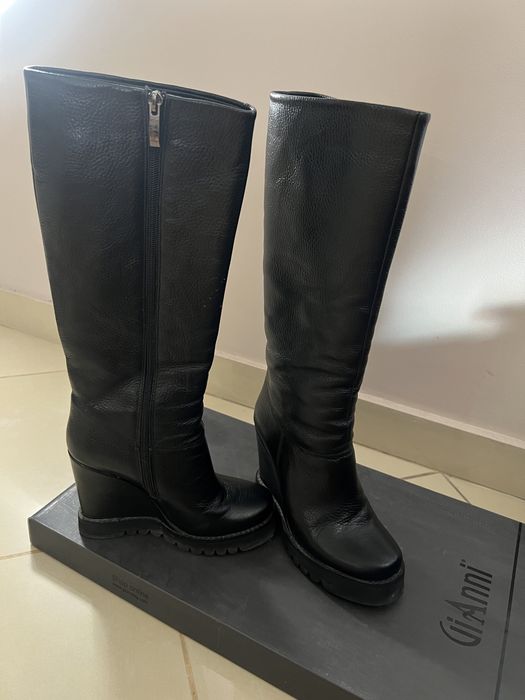 Продавам ботуши