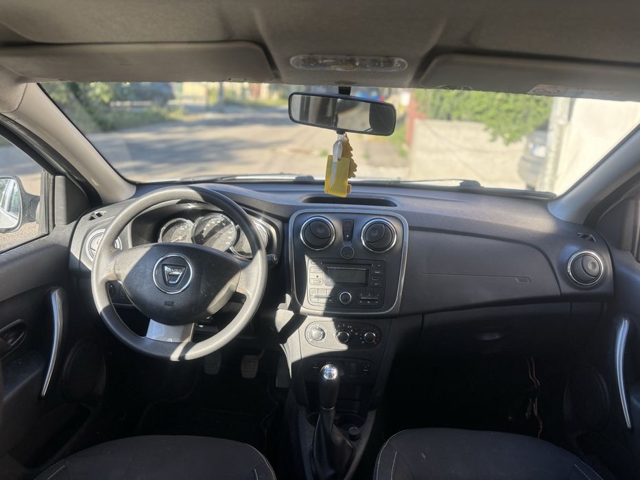 dezmembrez Dacia sandero 0.9