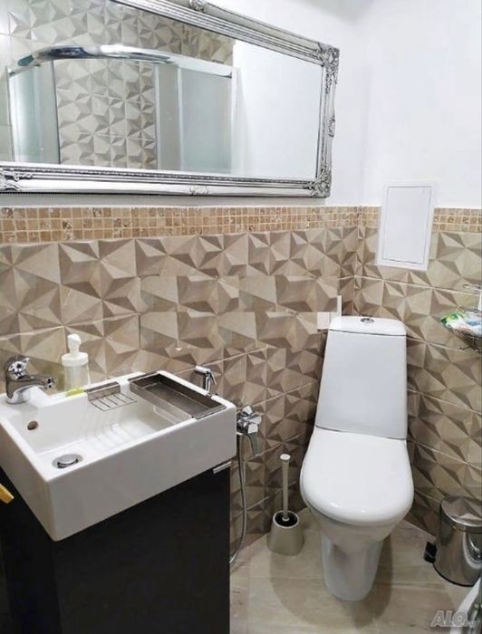 Продава се Двустаен апартамент в Бургас, Център - 74 кв.м за 3230 €/кв.м - Снимка #7