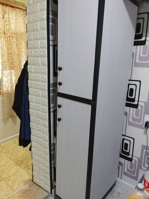 Срочно продается парта и шкаф для школьника.