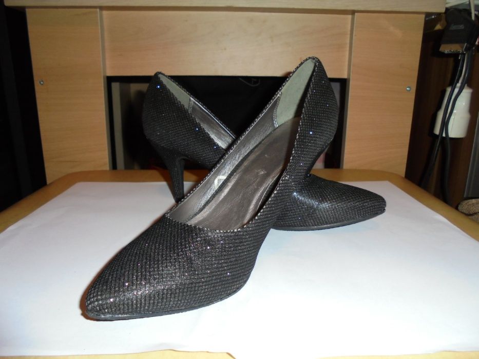 Pantofi de Ocazie,Impecabili marimea-37 .Pret-100 de lei .